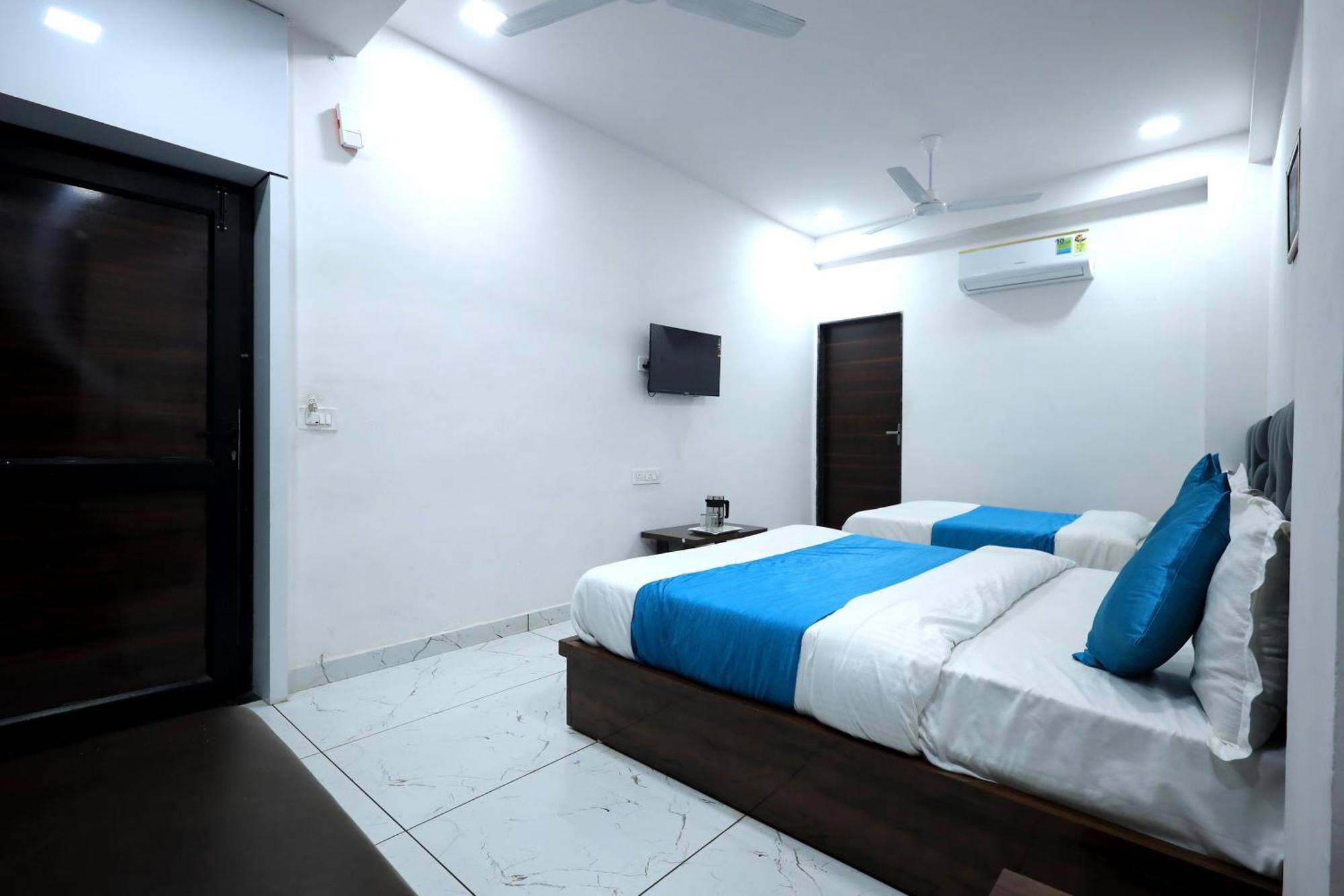 Hotel Season 阿穆达巴 外观 照片